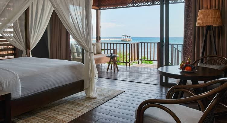 Beachfront Bungalow at Amihan Cove Resort — Steps from the sand